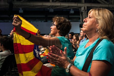 Téléchargez les photos : ESPAGNE, Barcelone : Junts pel Si (Ensemble pour Oui), une coalition de partis politiques en faveur de l'indépendance de la Catalogne, a organisé un rassemblement à Barcelone le 20 septembre 2015. - en image libre de droit