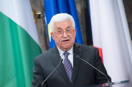 Téléchargez les photos : FRANCE, Paris : Le président de l'Autorité palestinienne Mahmoud Abbas prononce un discours lors d'une cérémonie marquant la Journée internationale de la paix le 21 septembre 2015 à l'hôtel de ville de Paris. - en image libre de droit