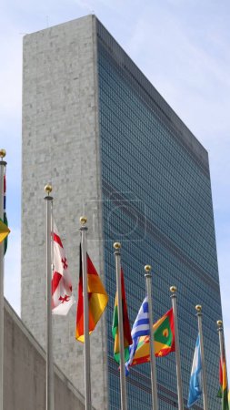 Téléchargez les photos : ÉTATS-UNIS, New York : Le siège des Nations Unies est vu avant le discours du Pape François aux Nations Unies, le 25 septembre 2015. - en image libre de droit