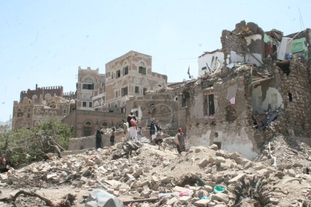 Téléchargez les photos : Yémen, sanaa saudi, conséquences des frappes aériennes - en image libre de droit