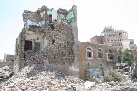 Foto de Yemen, sanaa saudí, ataques aéreos consecuencias - Imagen libre de derechos