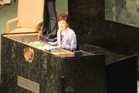 Téléchargez les photos : ÉTATS-UNIS, New York : Le président sud-coréen Park Geun-hye s'adresse à l'Assemblée générale des Nations Unies à New York le 28 septembre 2015. - en image libre de droit