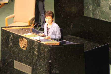 Téléchargez les photos : ÉTATS-UNIS, New York : Le président sud-coréen Park Geun-hye s'adresse à l'Assemblée générale des Nations Unies à New York le 28 septembre 2015. - en image libre de droit