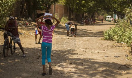 Foto de COLOMBIA, La Parada: deportados de Venezuela hace más de un mes, los colombianos ahora viven en refugios temporales en el área de La Parada, cerca de Cucuta, Colombia, como se vio el 26 de septiembre de 2015. - Imagen libre de derechos