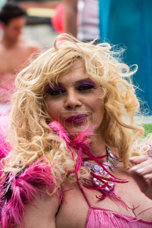 Téléchargez les photos : Le défilé de la Gay Pride - en image libre de droit