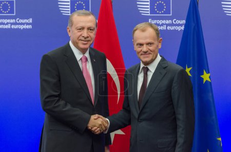 Téléchargez les photos : BELGIQUE, Bruxelles : Le président turc Recep Tayyip Erdogan prend la parole lors d'une conférence de presse sur une visite à l'UE le 5 octobre 2015. - en image libre de droit