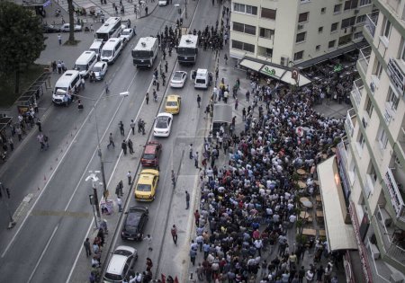 Téléchargez les photos : Turquie Rassemblement contre Ancara Bombing - en image libre de droit