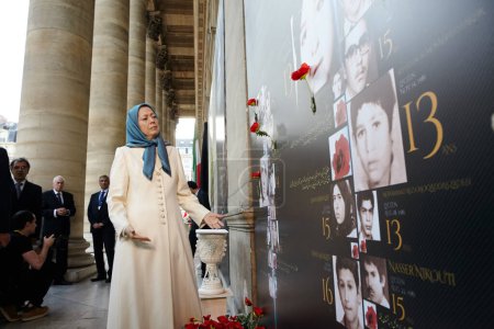 Téléchargez les photos : FRANCE, Paris - 10 octobre 2015. La conférence internationale qui s'est tenue à Paris à l'occasion de la Journée mondiale contre la peine de mort a souligné la recrudescence des exécutions en Iran et la nécessité d'agir d'urgence.. - en image libre de droit