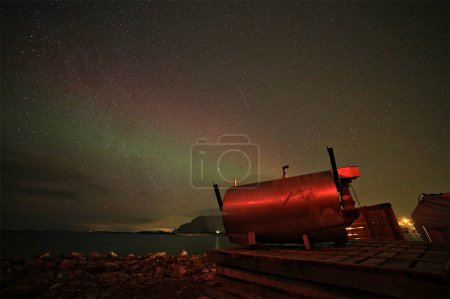 Téléchargez les photos : Les aurores boréales dans le nord - en image libre de droit