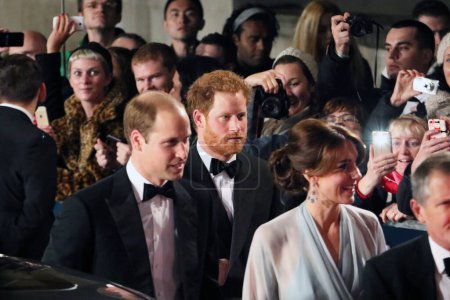 Foto de Príncipe William en el estreno de Bond Spectre. Londres, Reino Unido - Imagen libre de derechos