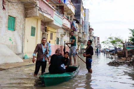 Téléchargez les photos : EGYPTE - ALEXANDRIE - Catastrophe en plein essor - en image libre de droit