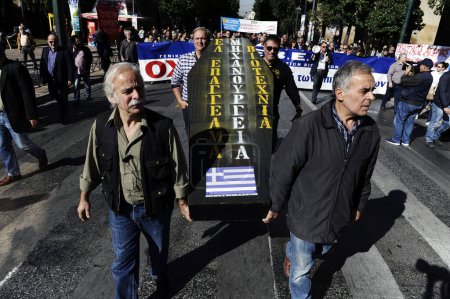 Foto de GRECIA ATENAS - Manifestación de huelga contra el rescate de la Unión Europea - Imagen libre de derechos