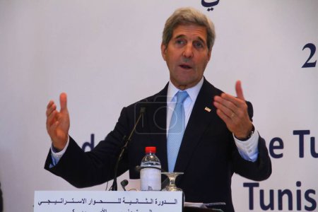 Foto de TUNISIA, Túnez: El secretario de Estado estadounidense, John Kerry, habla en el segundo Diálogo Estratégico entre Estados Unidos y Túnez en Túnez, Túnez, el 13 de noviembre de 2015 - Imagen libre de derechos