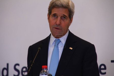 Foto de TUNISIA, Túnez: El secretario de Estado estadounidense, John Kerry, habla en el segundo Diálogo Estratégico entre Estados Unidos y Túnez en Túnez, Túnez, el 13 de noviembre de 2015 - Imagen libre de derechos