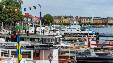 Téléchargez les photos : Bateaux amarrés à l'îlot Skeppsholmen - en image libre de droit