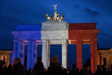 Téléchargez les photos : ALLEMAGNE. PARIS ATTACKS. BERLIN. VIGILE - en image libre de droit