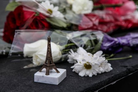 Téléchargez les photos : TORONTO - TRIBUTS POUR PARIS - en image libre de droit