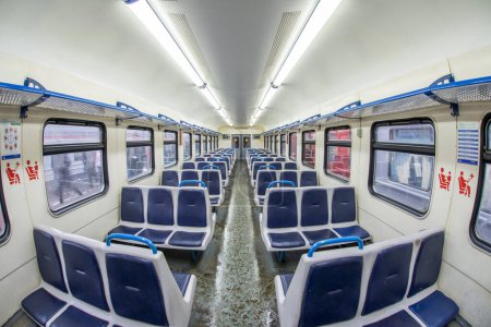 Téléchargez les photos : Intérieur du train local russe - en image libre de droit