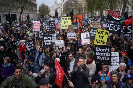Téléchargez les photos : LONDRES - ROYAUME-UNI - Manifestation contre la guerre - en image libre de droit