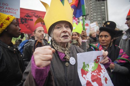 Téléchargez les photos : Royaume-Uni, Londres : Environ 50 000 personnes ont défilé dans les rues de Londres, le 29 novembre 2015, appelant à une action urgente pour lutter contre le changement climatique - en image libre de droit
