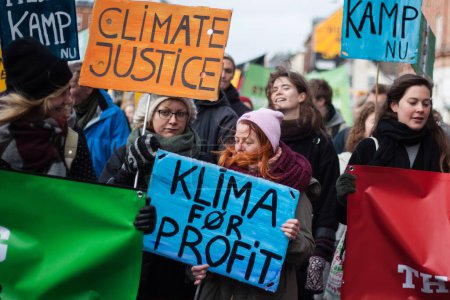 Téléchargez les photos : DANEMARK, Copenhague - 29 novembre 2015 : "Marche pour le climat" à Copenhague, le 29 novembre 2015, appelé par les ONG avant le sommet des Nations Unies sur le climat COP21 à Paris. - en image libre de droit