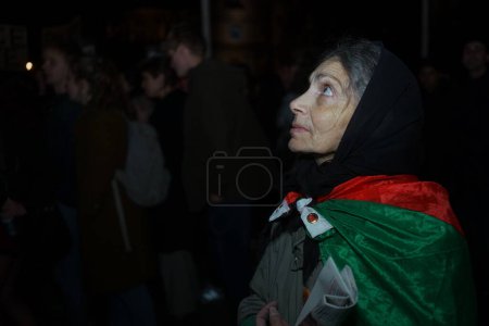 Téléchargez les photos : LONDRES - STOP THE WAR PROTEST - SYRIE VOTE - en image libre de droit
