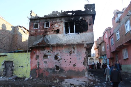 Foto de La destrucción de Diyarbakir. El mando central del ejército turco afirma que ha matado a más de 500 terroristas del PKK" - Imagen libre de derechos