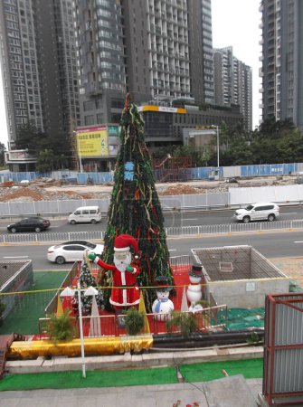 Photo for Christmas in the streets of Shenzhen construction site - Royalty Free Image