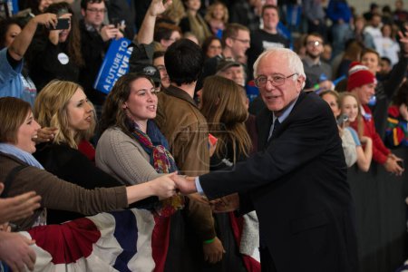 Téléchargez les photos : USA, Council Bluffs : Le sénateur Bernie Sanders retourne en Iowa pour son rassemblement de campagne de trois jours dans l'ouest de l'Iowa le 22 décembre 2015. Bernie Sanders parle lors d'un rassemblement de campagne à Council Bluffs, Iowa - en image libre de droit