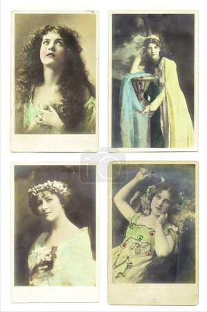Téléchargez les photos : Scanner photo de cartes postales antiques avec des dames - en image libre de droit