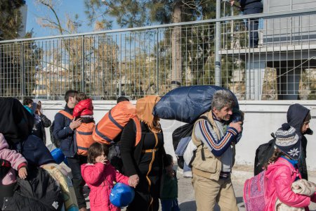 Téléchargez les photos : GRÈCE, Pirée : Des migrants débarquent au Pirée, en Grèce, le 31 janvier 2016. - en image libre de droit