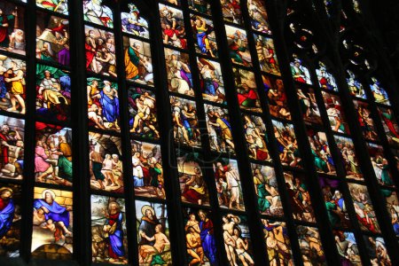 Téléchargez les photos : Vitrail cathédrale de Milan cathédrale - en image libre de droit
