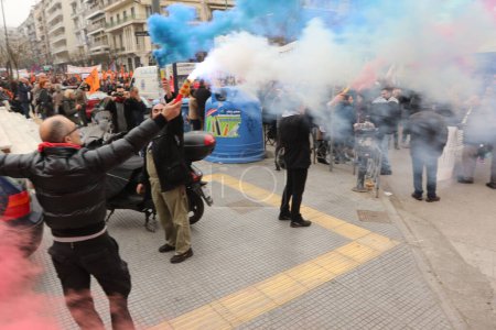 Téléchargez les photos : GRÈCE, Thessalonique : Manifestants lors d'une manifestation contre les réformes des retraites à Thessalonique, Grèce, le 4 février 2016. - en image libre de droit
