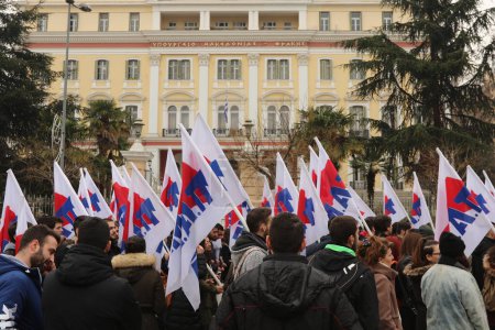Foto de GRECIA, Salónica: Manifestantes durante una protesta contra las reformas de las pensiones en Salónica, Grecia, el 4 de febrero de 2016. - Imagen libre de derechos