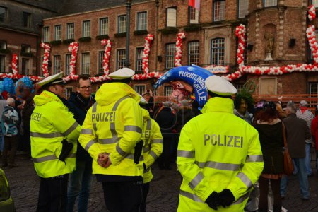 Téléchargez les photos : Performance et personnes au carnaval en Allemagne - en image libre de droit