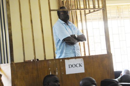 Téléchargez les photos : OUGANDA, Kampala : David Sejusa au tribunal militaire de Kampala, Ouganda, le 9 février 2016 - en image libre de droit