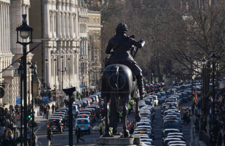Téléchargez les photos : ANGLETERRE, Londres : Des taxis bloquent les rues de Londres lors d'une manifestation contre Uber, le 10 février 2016. - en image libre de droit