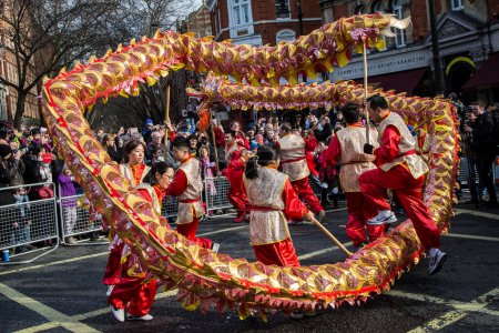 Téléchargez les photos : Personnes célébrant le Nouvel An chinois à Londres - en image libre de droit