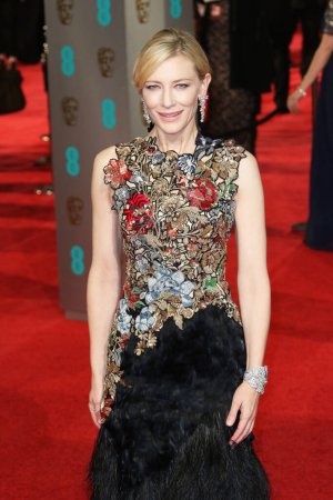 Téléchargez les photos : LONDRES, ANGLETERRE - 14 FÉVRIER : Cate Blanchett assiste aux EE British Academy Film Awards au Royal Opera House le 14 février 2016 à Londres, Angleterre. - en image libre de droit