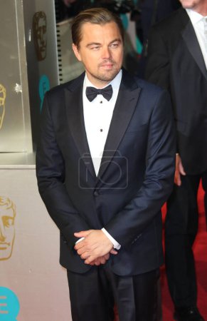 Téléchargez les photos : LONDRES, ANGLETERRE - 14 FÉVRIER : Leonardo Dicaprio assiste aux EE British Academy Film Awards au Royal Opera House le 14 février 2016 à Londres, Angleterre. - en image libre de droit