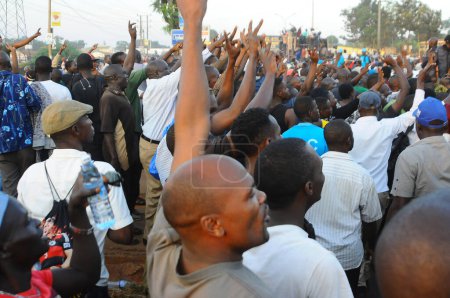 Téléchargez les photos : OUGANDA - ELECTION - VOTE - POLITIQUE et population - en image libre de droit
