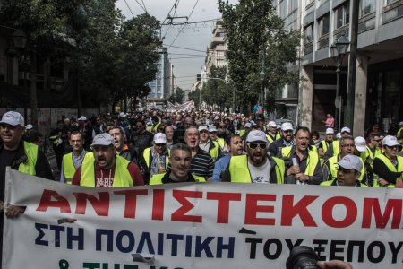 Téléchargez les photos : GRÈCE, Athènes : Manifestation des dockers dans le centre d'Athènes contre la vente des ports du pays le 17 février 2016. - en image libre de droit