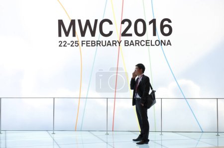 Téléchargez les photos : Mobile World Congress à Barcelone, le 23 février 2016. Le Mobile World Congress MWC événement majeur pour Barcelone - en image libre de droit