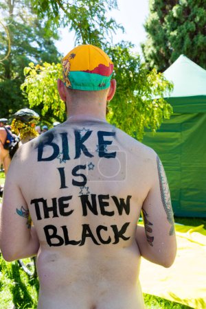 Téléchargez les photos : MELBOURNE - AUSTRALIE - CYCLISTES - NAKED - Vélo - en image libre de droit