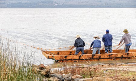 Foto de Barco de pesca en el lago - Imagen libre de derechos
