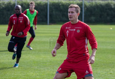Téléchargez les photos : Morten Gamst Pedersen, footballeur sur le terrain - en image libre de droit