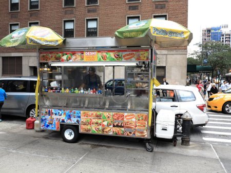 Téléchargez les photos : New York City Street Vendeur - en image libre de droit