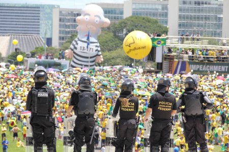 Téléchargez les photos : BRÉSIL - PROTECTION - CORRUPTION et personnes - en image libre de droit