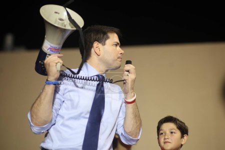 Foto de ESTADOS UNIDOS, Miami: El senador de Florida y candidato presidencial republicano Marco Rubio se dirige a un mitin el 14 de marzo de 2016 en Miami, Florida, en vísperas de la crucial votación primaria - Imagen libre de derechos
