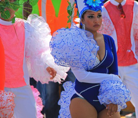 Foto de Disparo diurno de desfile carnaval increíble" - Imagen libre de derechos